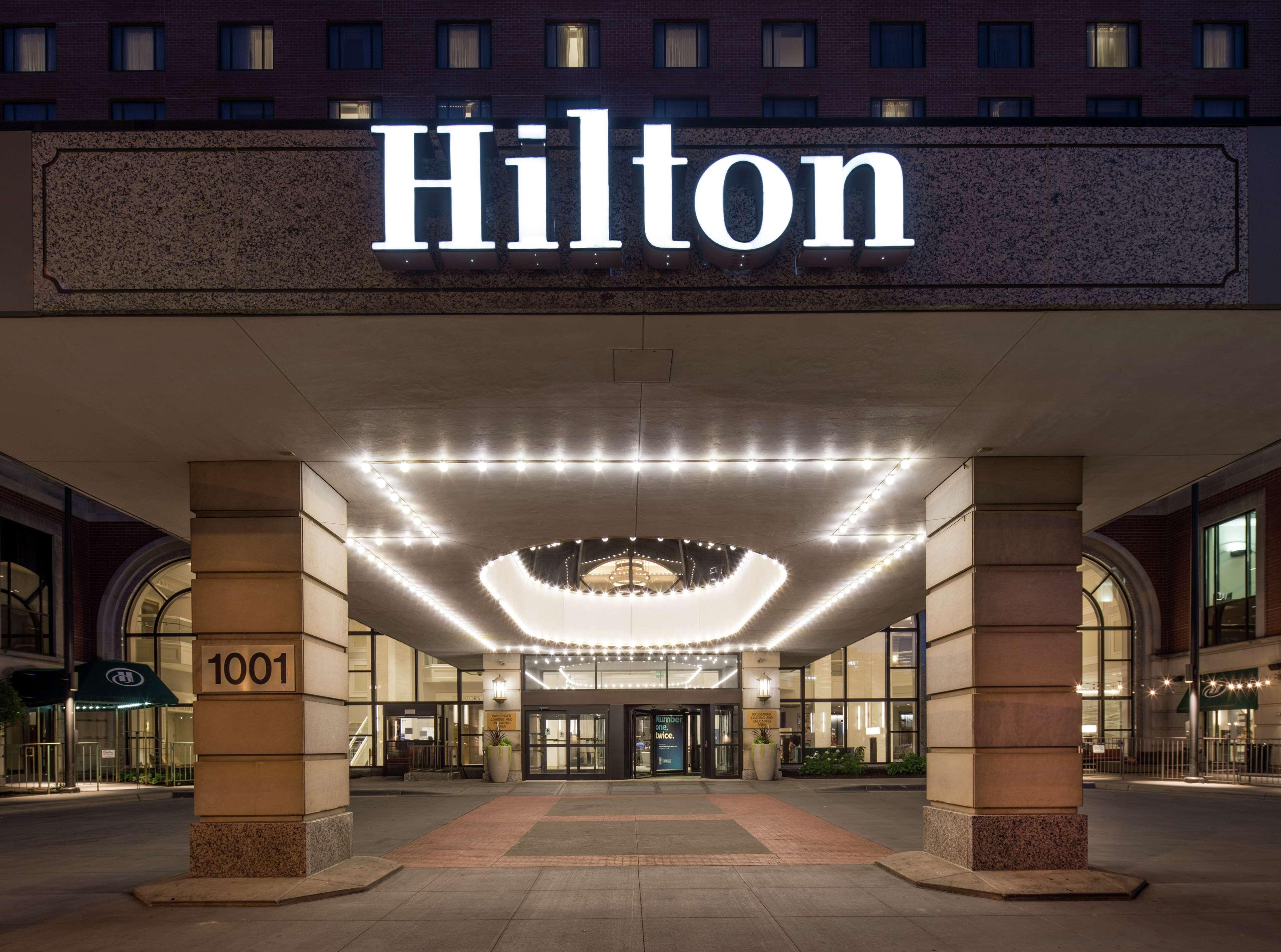 Hilton מיניאפוליס מראה חיצוני תמונה