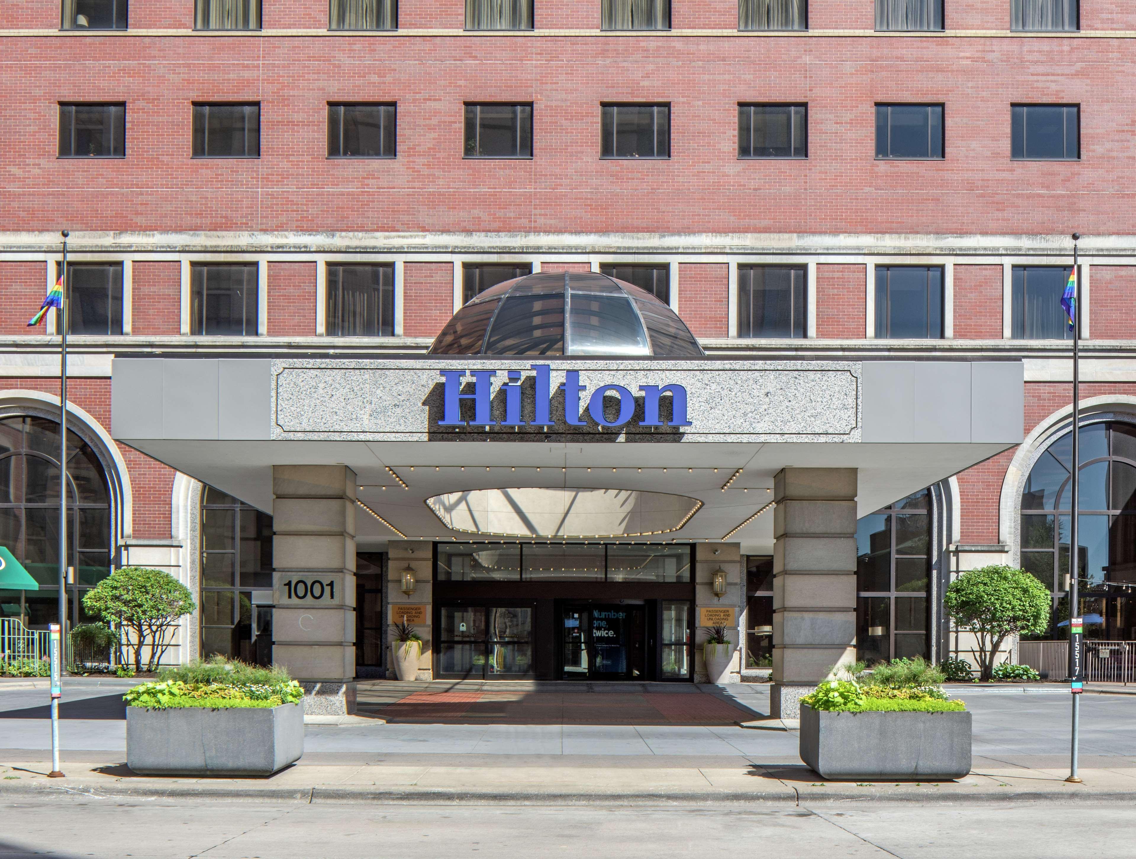 Hilton מיניאפוליס מראה חיצוני תמונה