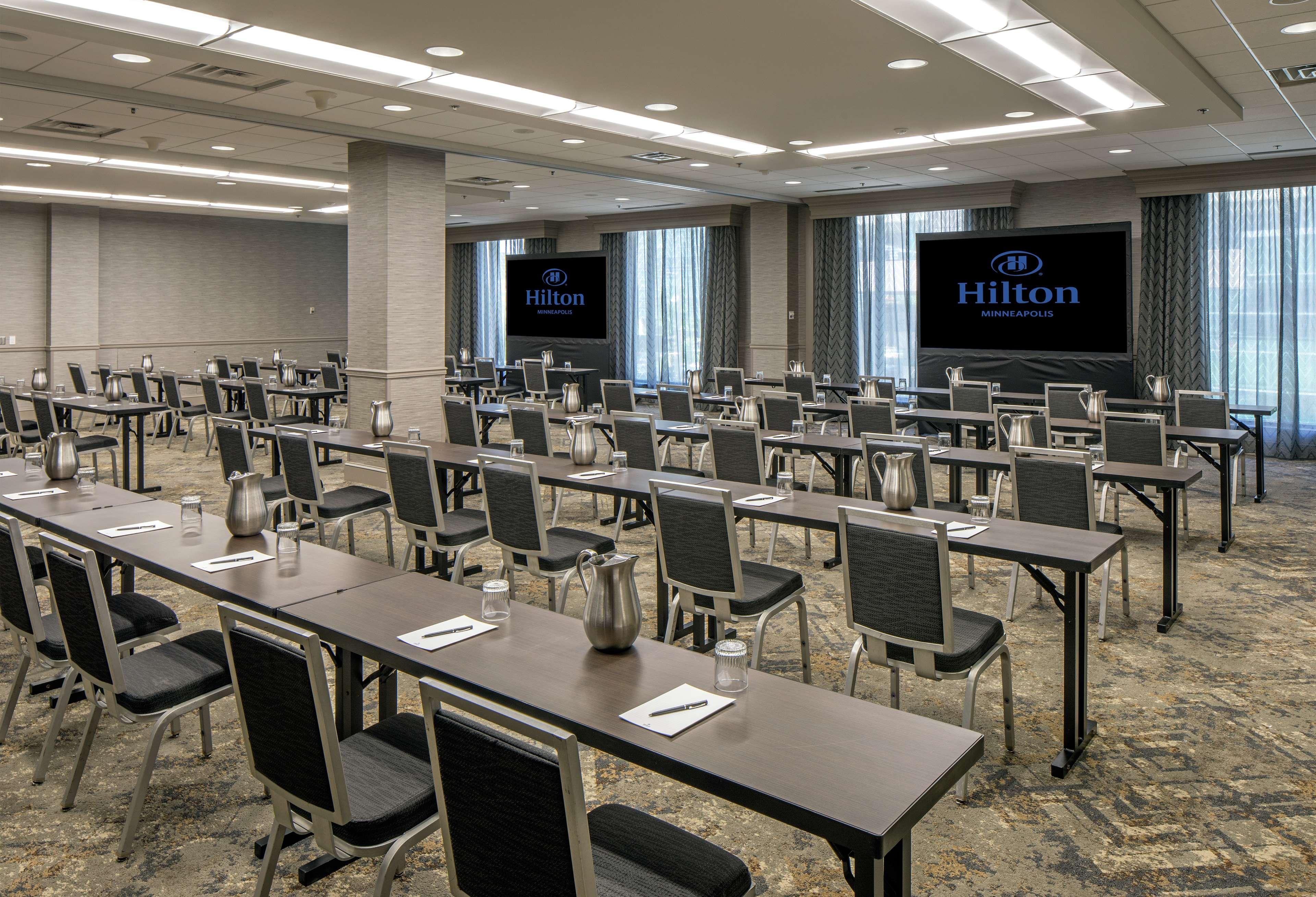 Hilton מיניאפוליס מראה חיצוני תמונה