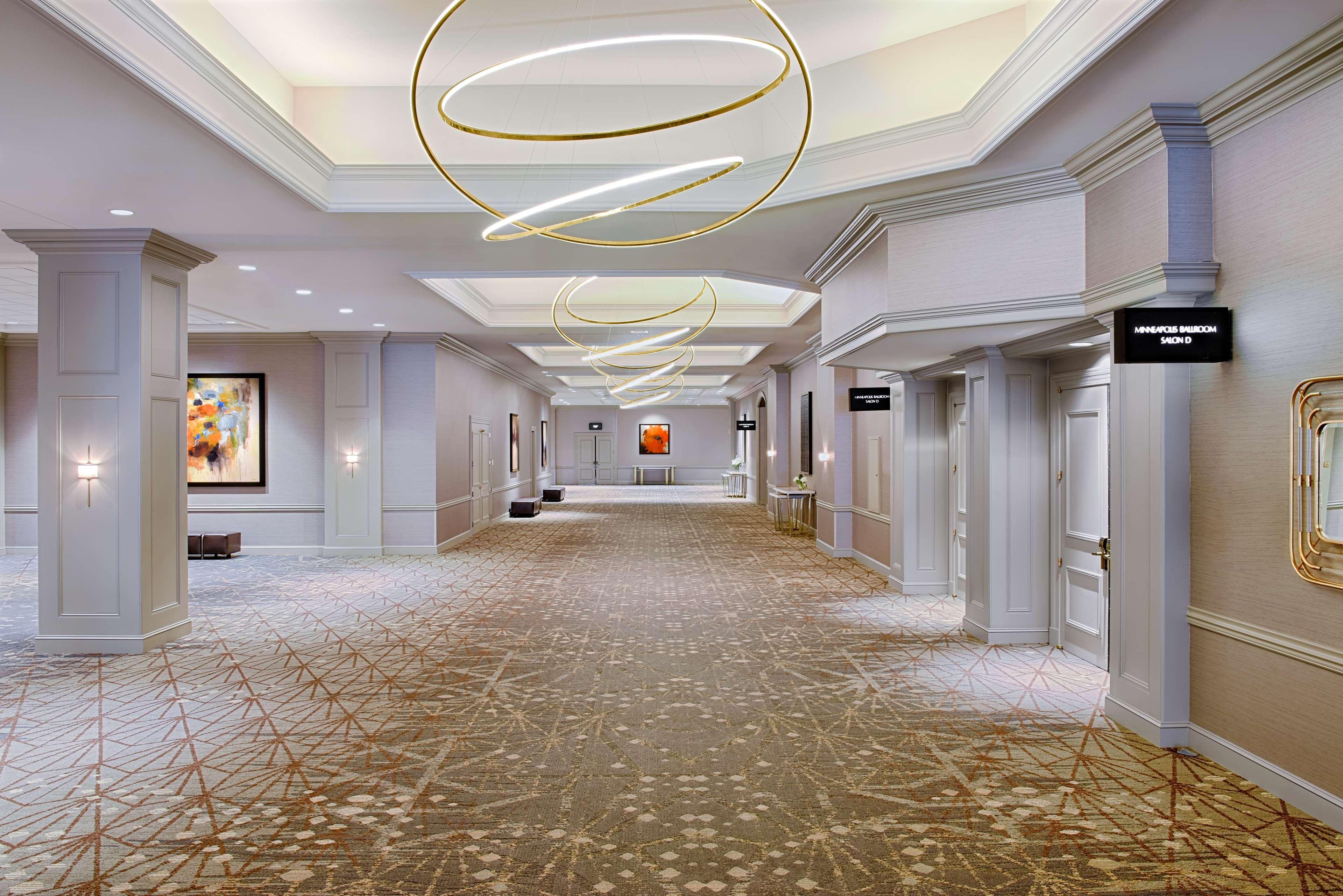 Hilton מיניאפוליס מראה חיצוני תמונה