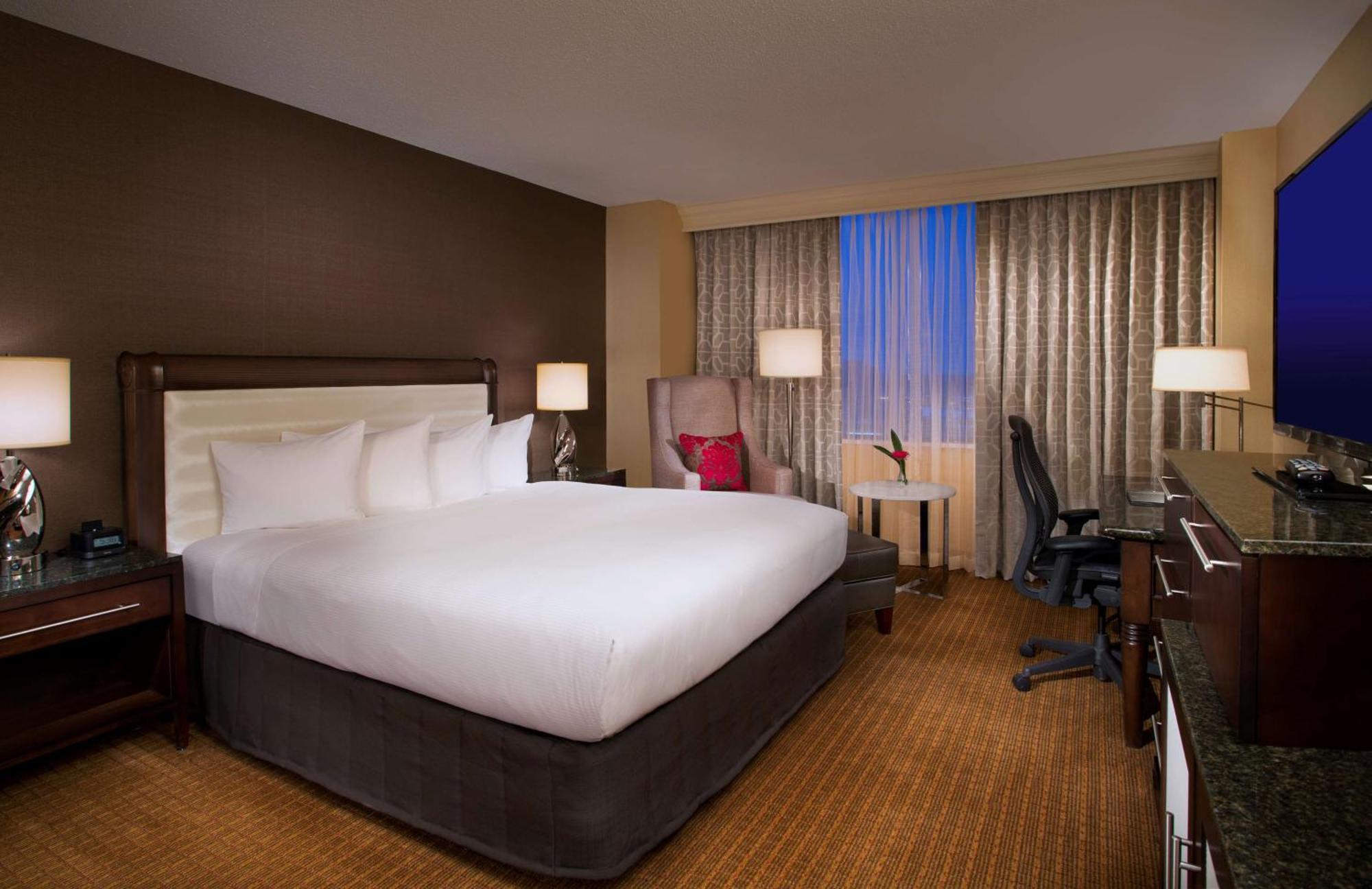 Hilton מיניאפוליס מראה חיצוני תמונה